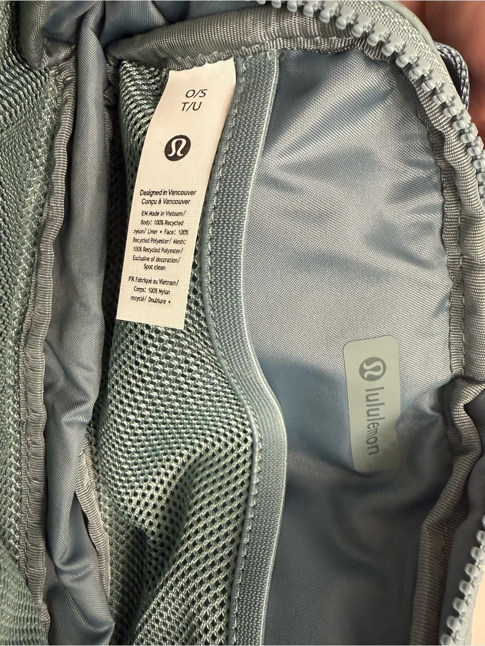 lululemon athletica sleek zip
